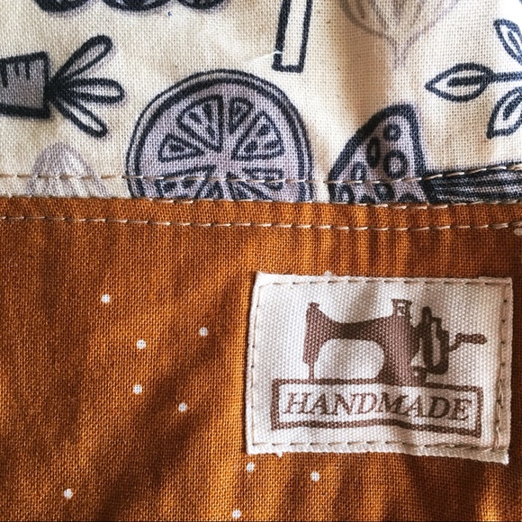 Cute Handmade Baby Bib NWOT - Picture 2 of 5